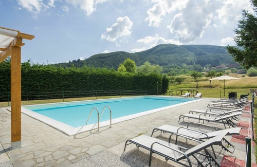 Camporgiano Villa | Beautiful villa for 8 people with WIFI, private pool, TV, pets allowed and parking