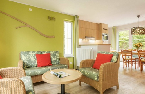 Ortsmitte House | Beautiful villa for 4 guests with WIFI, pool, hot tub, TV, terrace and parking
