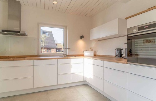 Hauert House | Beautiful villa for 4 guests with WIFI, TV, terrace, pets allowed and parking