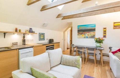 Balerno House | Beautiful villa for 4 people with TV and parking