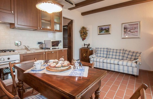 Magione Villa | Beautiful villa for 4 people with private pool, hot tub, A/C, WIFI, TV, patio and parking