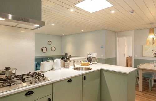 Bispingen House | Beautiful villa for 4 guests with WIFI, pool, TV, terrace and parking