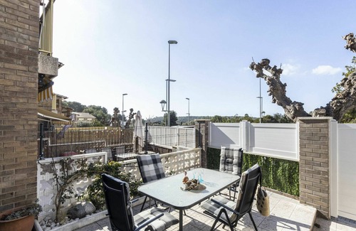Tamarit House | Beautiful villa for 6 guests with internet, pool, TV and patio