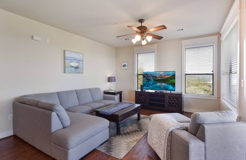 Northshore On Lake Travis Villa | Beautiful Villa in Hollows Resort, Fantastic Panoramic View of Lake Travis, 4 Pools, Hiking Trails!