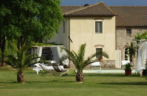 Vicopelago Villa | BEAUTIFUL VILLA IN HUGE GARDEN WITH SWIMMING POOL