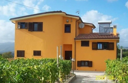 Magomadas Apartment | Beautiful Villa in the Middle Vineyard #2