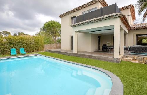 Mougins Villa | Beautiful Villa Mougins quiet heated pool