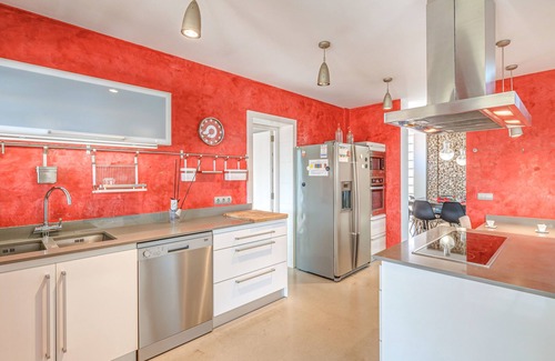 Porreres Villa | Beautiful Villa Ronda Estación with Pool, Terrace, Garden, Wi-Fi & Air Conditioning; Street Parking Available