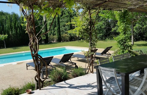 Sablet House | Beautiful villa with pool and garden 10km from Vaison-LaR, fully air-conditioned.