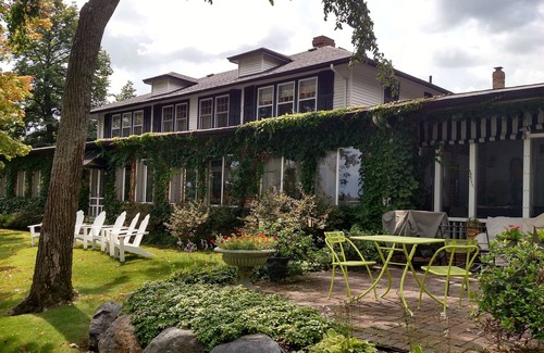 Alexandria House | Beautiful vintage home on the Alexandria Chain of Lakes