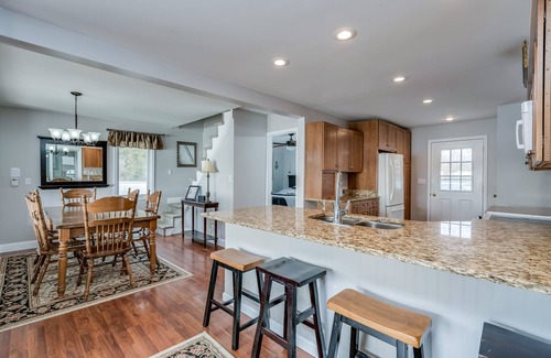 Wellesley Island House | Beautiful Waterfront Wellesley Island Property with Amazing Main Channel View