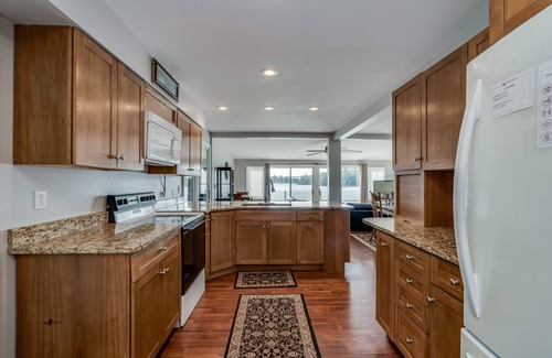 Wellesley Island House | Beautiful Waterfront Wellesley Island Property with Amazing Main Channel View