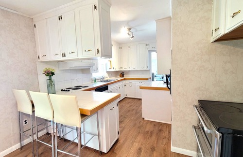 Gores Landing House | Beautiful Waterfront Retreat 1HR Drive FromToronto
