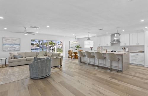 St. Pete Beach House | Beautiful Waterfront Home on Vina Del Mar - Walk to Pass-a-Grille Beach
