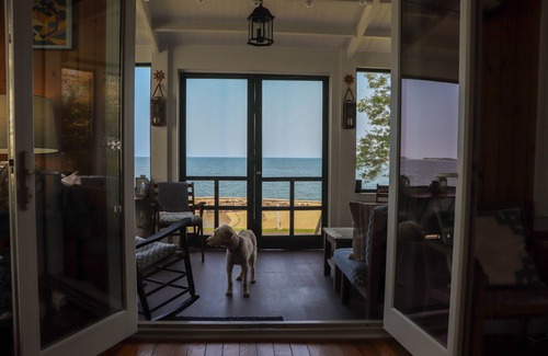Branford House | Beautiful Waterfront Beach House
