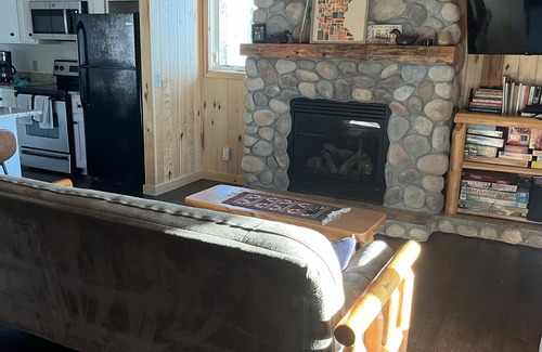Motley Cabin | Beautiful Waterfront Cabin on Lake Shamineau