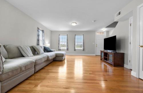 Fair Haven Apartment | Beautiful Waterfront Townhouse
