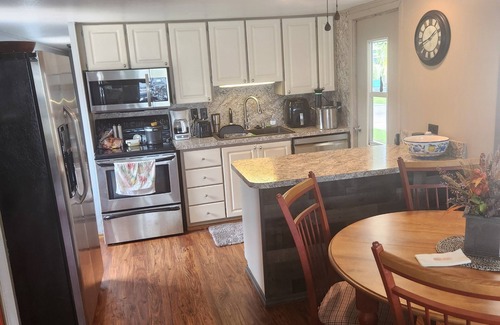 Fort Myers House | Beautiful waterfront home located on the Caloosahatchee River Fort Myers.
