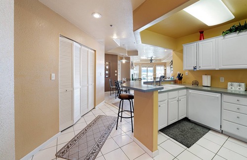 Lake Ozark Condo | Beautiful waterfront condo with the boat slip! Its five o'clock somewhere.