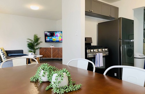Ferndale House | Beautiful, Well Appointed 3BR in Ferndale!