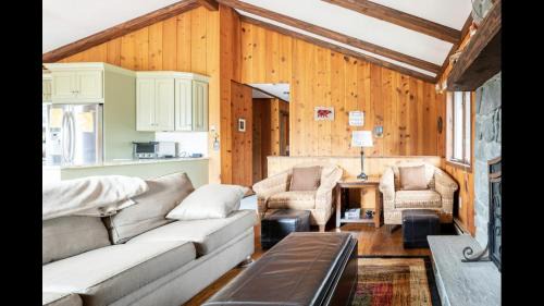 Windham Ski Chalet | Beautiful Windham Chalet 2 minutes to the Mountain