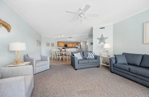 Ocean City Condo | Beautiful, with a great floor plan, in down town OC, walk to beach &boards, has an outdoor pool.
