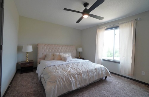Inver Grove Heights House | Beautifull new property close to airport