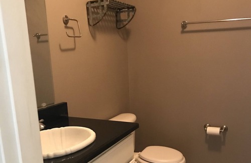 Morgantown Condo | Beautifully appointed one bedroom condo on Mon River in Morgantown, WV