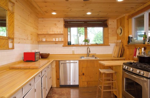 Riverhead House | Beautifully Appointed 'Home Away From Home' in the Leafy Heart of Riverhead