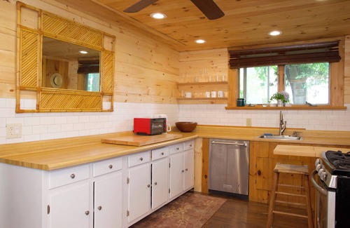 Riverhead House | Beautifully Appointed 'Home Away From Home' in the Leafy Heart of Riverhead