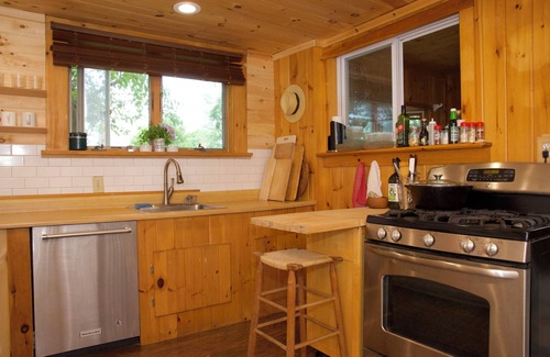 Riverhead House | Beautifully Appointed 'Home Away From Home' in the Leafy Heart of Riverhead