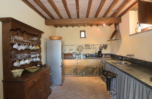 Bivio Lugnano Villa | Beautifully converted farmhouse alone on a tuscan hillside with stunning views