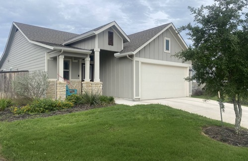 Austin House | Beautifully Decorated 3 Bedroom 2 Bathroom Home Near Downtown