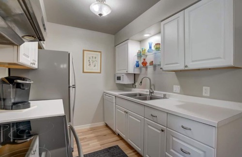 Verona Apartment | Beautifully decorated apartment 120 Berkley #4