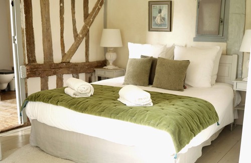 Honfleur Cottage | Beautifully decorated, warm and friendly farmhouse.