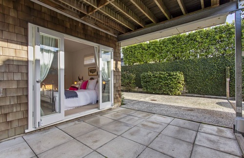Westmere Apartment | Beautifully decorated, stylish and comfortable, central Auckland