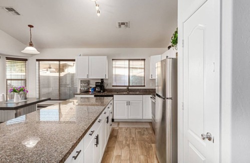 Avondale House | Beautifully Decorated Home,Avondale,PrivatePool