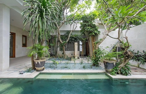 Laksmana Villa | Beautifully Designed Modern 3BR Villa, Seminyak - 5Min Walk To Eat Street!