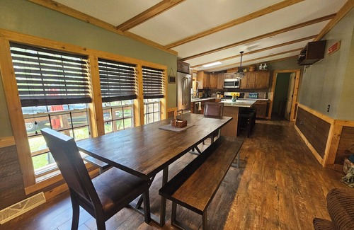 New Lisbon House | Beautifully fully remodeled cabin in the woods