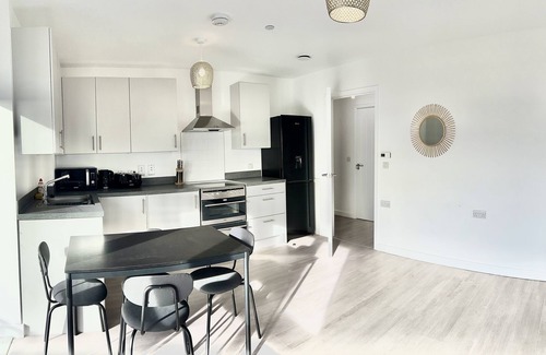 Barking Apartment | Beautifully furnished 2 bed apartment in East London
