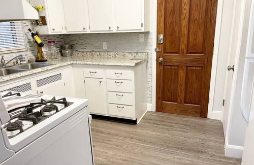 Toledo Apartment | Beautifully furnished, 2 bed European-style apartment in trendy Five Points area