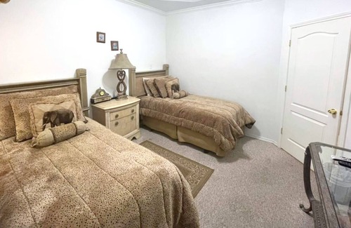 Pharr Condo | Beautifully Furnished Condo with Pool In Gated Community, 1 Floor. Mcallen