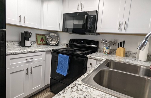 North Mountain Condo | Beautifully furnished two bedroom condo with New interior & Fun Amenities
