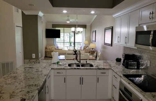 South Bradenton Condo | Beautifully furnished condo