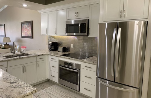 South Bradenton Condo | Beautifully furnished condo