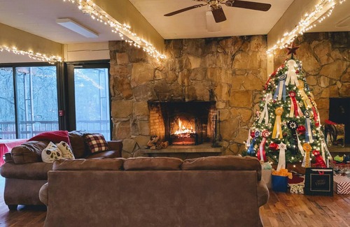 Lancaster Cabin | Beautifully open and spacious lodge on a beautiful 350 acre private property