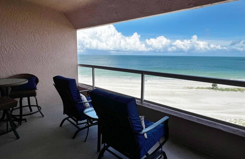 Sand Key Condo | Beautifully Remodeled luxurious Sand Key beach Condo with WORLD CLASS VIEWS