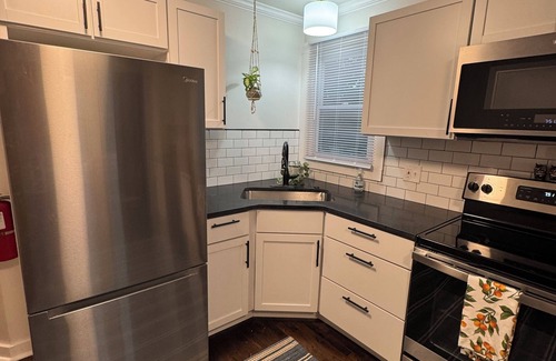 Lee's Summit House | Beautifully remodeled historic home steps away from downtown Lee's Summit, MO