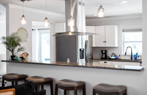 Apollo Beach House | Beautifully Remodeled Apollo Beach Pool Paradise! Sleeps 7!