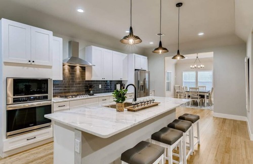 Tobin Hill House | Beautifully Remodeled 4 BDRM/Mins to Pearl, River Walk, DT/Walk to Bars!